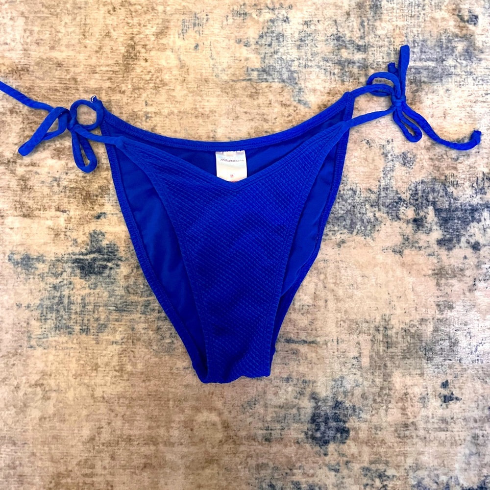 New Women’s Blue Bikini Bottoms, Size (4-6)